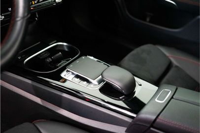 Car image 32