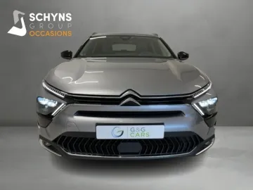 Car image 4