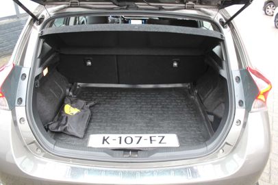 Car image 23