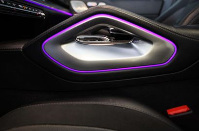 Car image 36