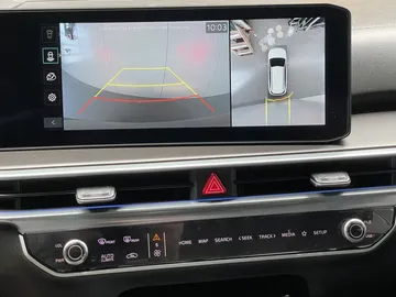 Car image 27