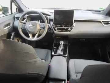Car image 30