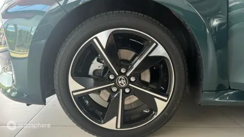 Car image 20