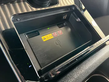 Car image 28