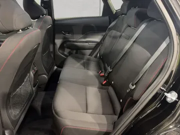 Car image 17