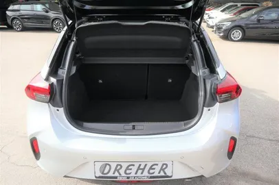 Car image 24