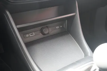 Car image 50
