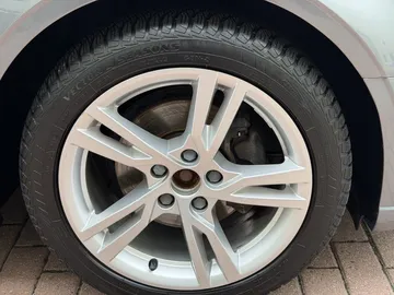 Car image 48
