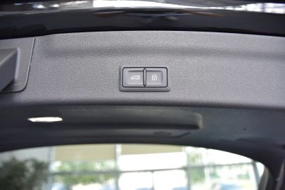 Car image 37