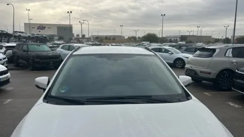 Car image 25