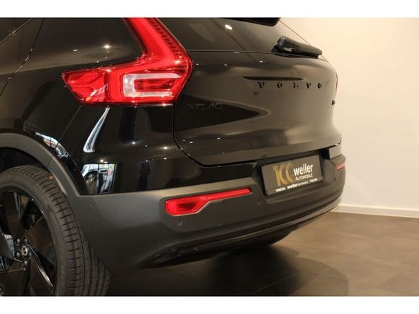 Volvo XC40 B3 Plus Black Edition 120 kW image number 16