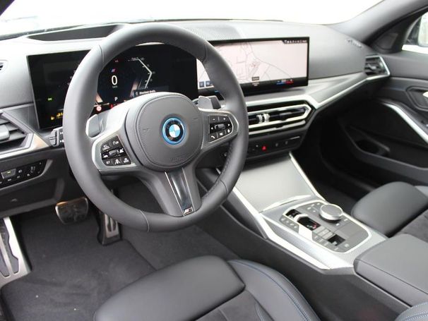 BMW 330e xDrive 215 kW image number 4