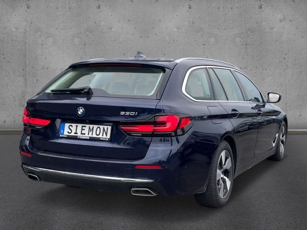 BMW 530i Touring Luxury Line 185 kW image number 3