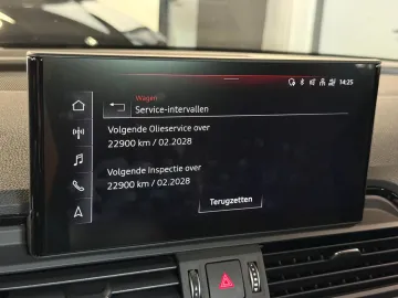 Car image 32