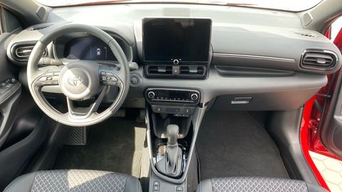 Car image 10