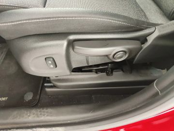 Car image 28