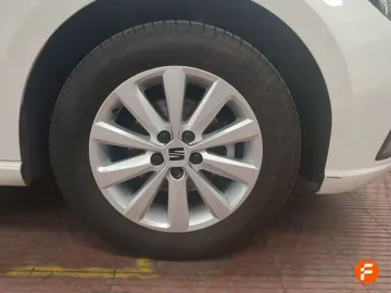 Car image 24