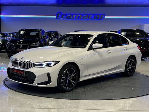 BMW 330e 215 kW image number 1