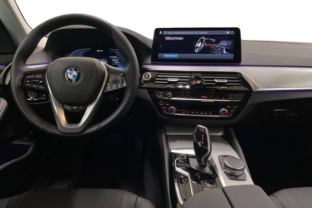 BMW 530 Touring 216 kW image number 8