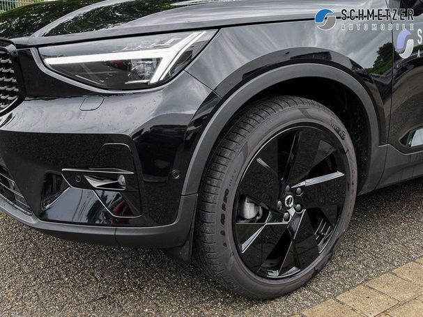 Volvo XC40 Ultra Black Edition 120 kW image number 3