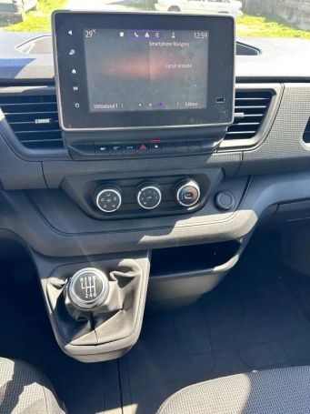 Renault Trafic 81 kW image number 17