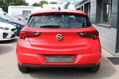 Car image 4