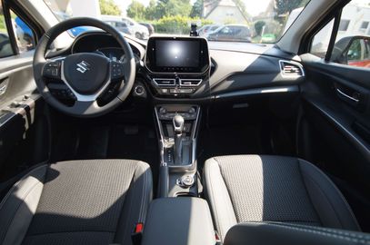 Car image 10