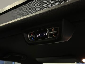 Car image 37