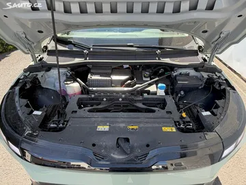 Car image 35