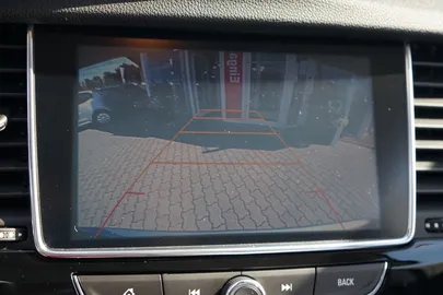 Car image 30