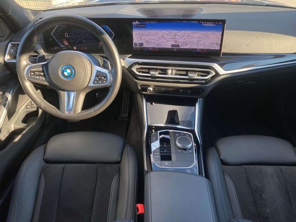 BMW 330e Touring M 215 kW image number 9