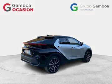 Car image 4