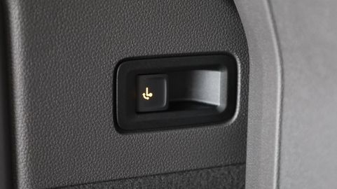 Car image 35