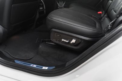 Car image 37