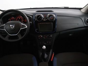 Car image 14