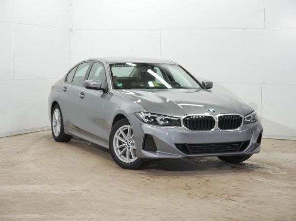 BMW 320i 135 kW image number 2