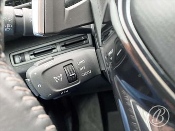 Car image 37