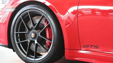 Car image 11