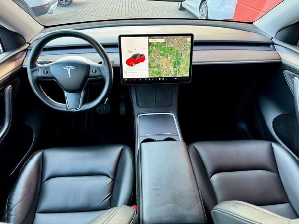 Tesla Model Y Long Range AWD 378 kW image number 12