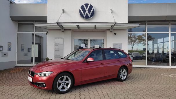 BMW 320i Touring xDrive Advantage 135 kW image number 2