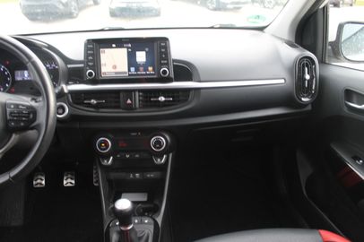 Car image 10