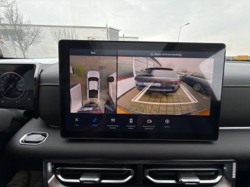 Car image 25