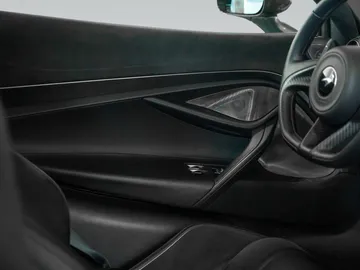 Car image 32
