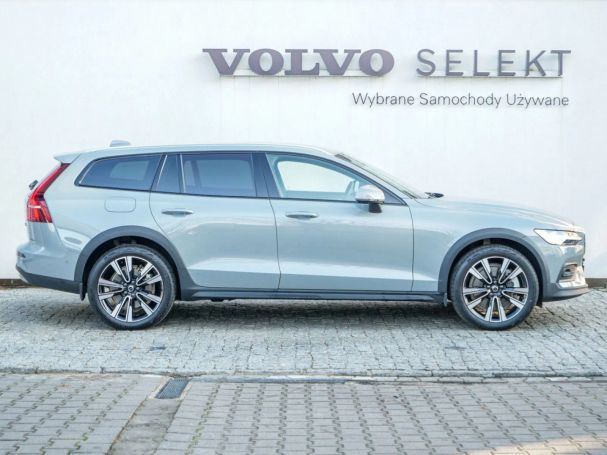 Volvo V60 Cross Country AWD 184 kW image number 2