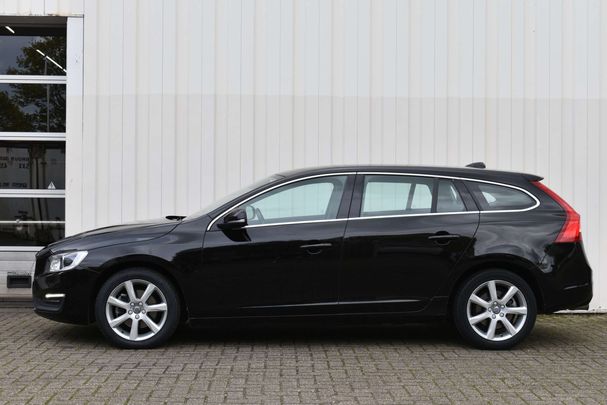 Volvo V60 T3 112 kW image number 2