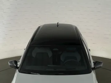 Car image 35