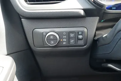 Car image 34