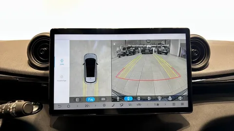Car image 16