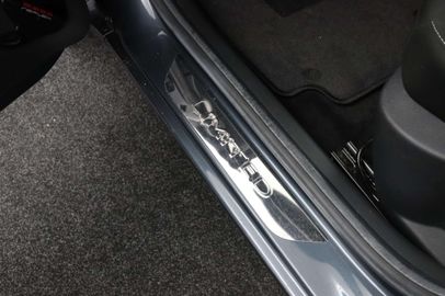 Car image 37