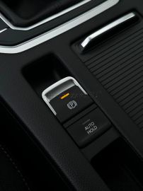 Car image 38